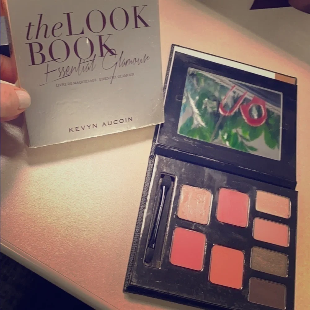 Kevyn Aucoin Essential Glamour Makeup Palette